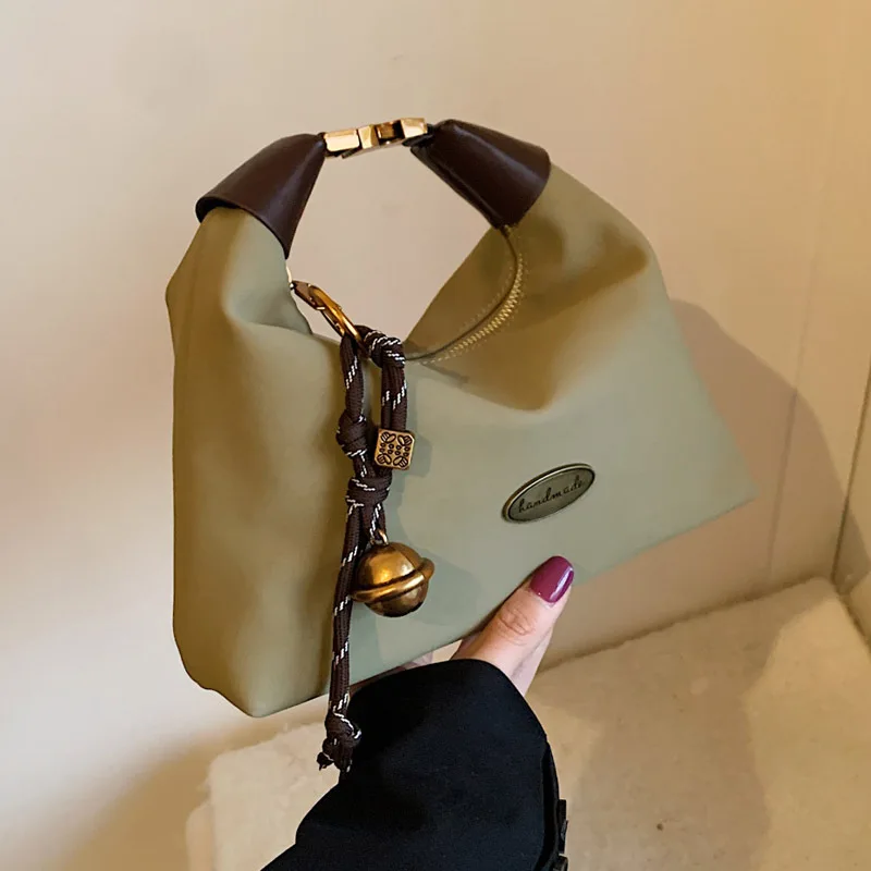 

​​2025 Winter Large Capacity Croissant Bag for Women Spacious Shoulder Crossbody Bag Versatile Commuter Tote Fashionable Roomy