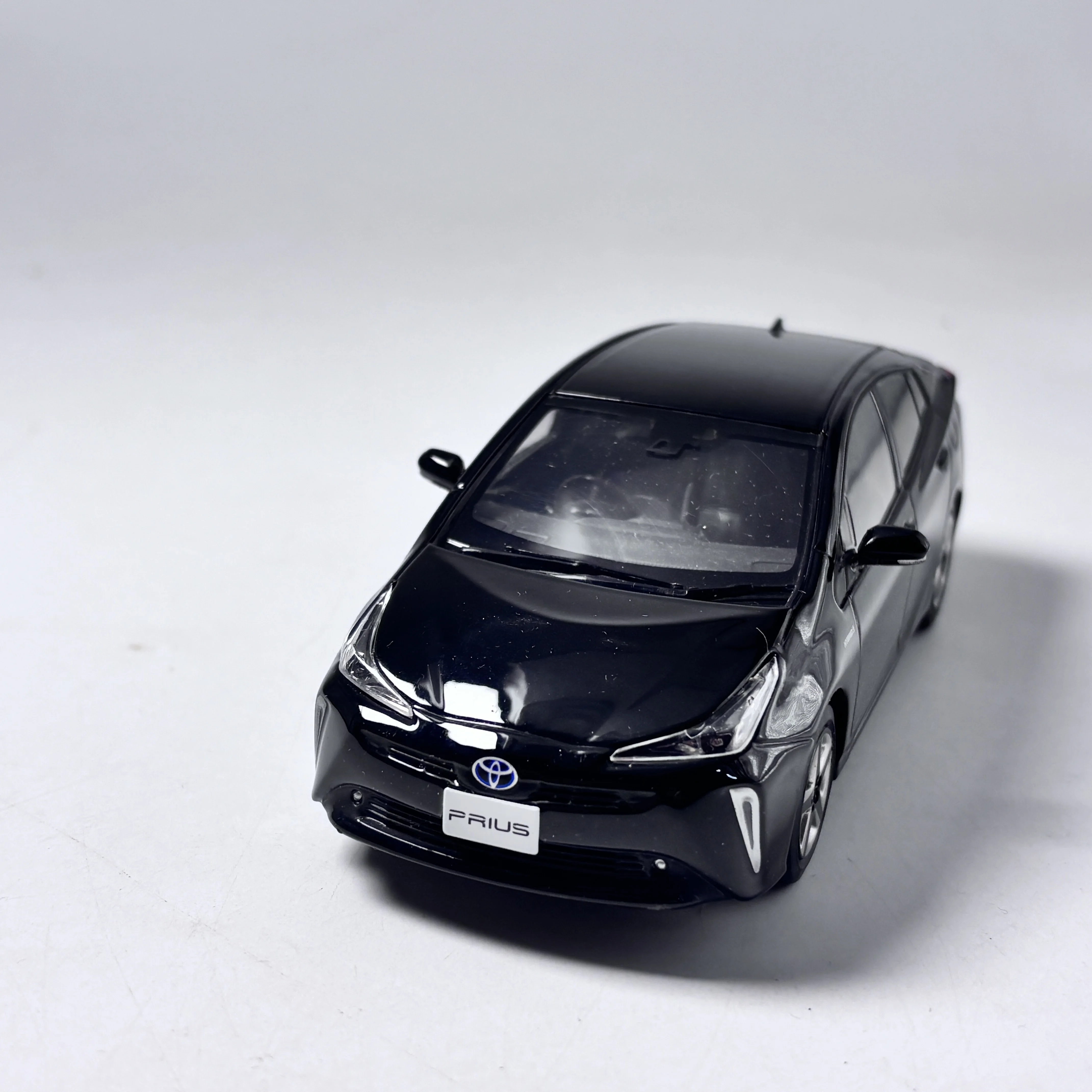 1:30 Scale Toyota Prius Alloy Diecast Model - Miniature