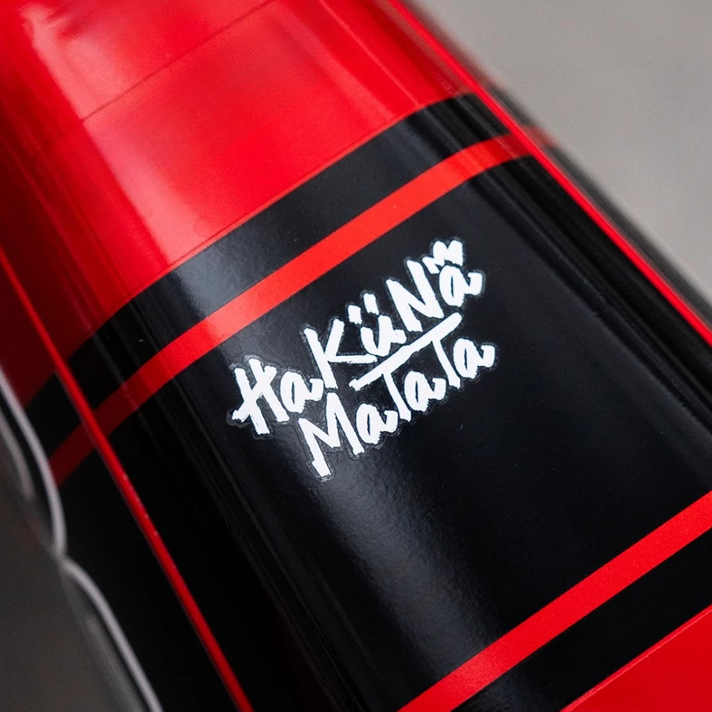 

1 шт., белая наклейка в рукописном стиле «Hakuna Matata», водонепроницаемая виниловая наклейка для декора автомобильных аксессуаров