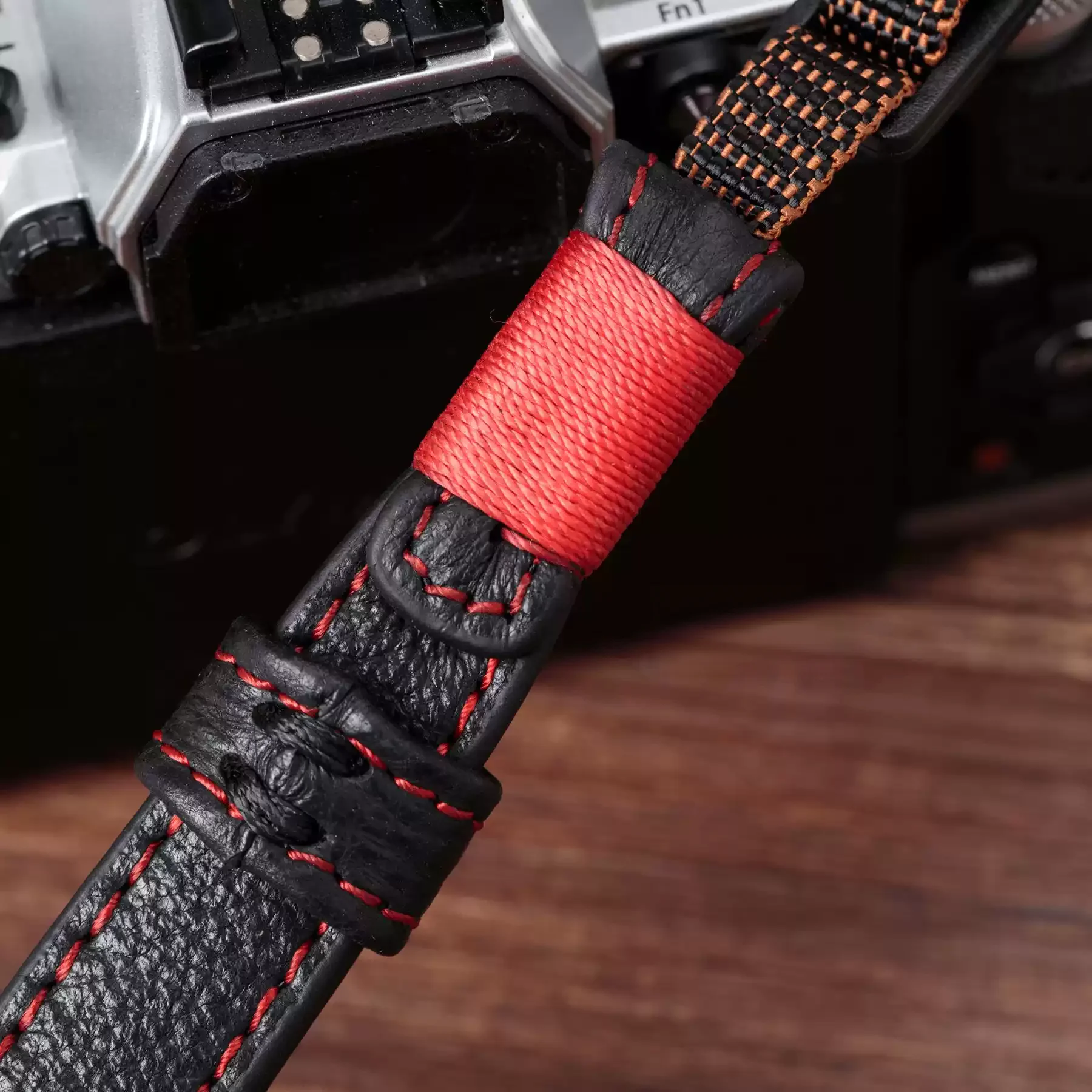 Handmade Camera Wrist Strap Genuine Leather Black Red Camera Hand Strap for Sony A7RM4 M5 6700 A7C2 ZV10 ZFC Z30