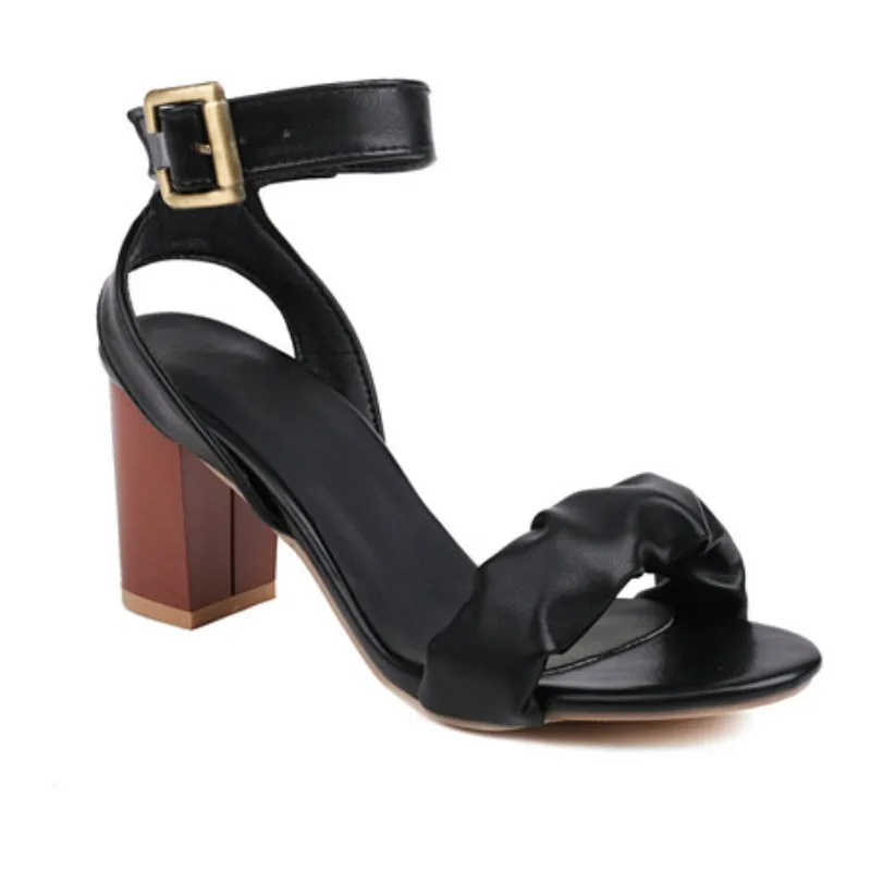 

Модные босоножки на каблуке. Простые и элегантные. Новые модные и удобные повседневные сандалии.