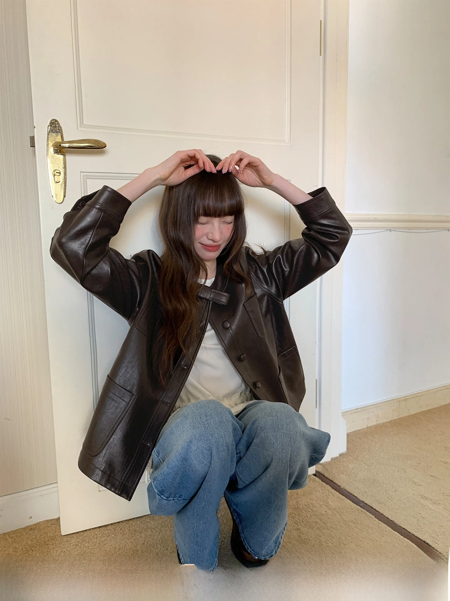 

Hello Knot Decorated round Ne Leather Jaet Women's Casual Sle Spring New Korean Version Faion Top