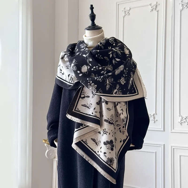 

New French Elegant Floral Scarf, Commuter Chic Stylish Premium Versatile Cashmere-like Shawl for Outings