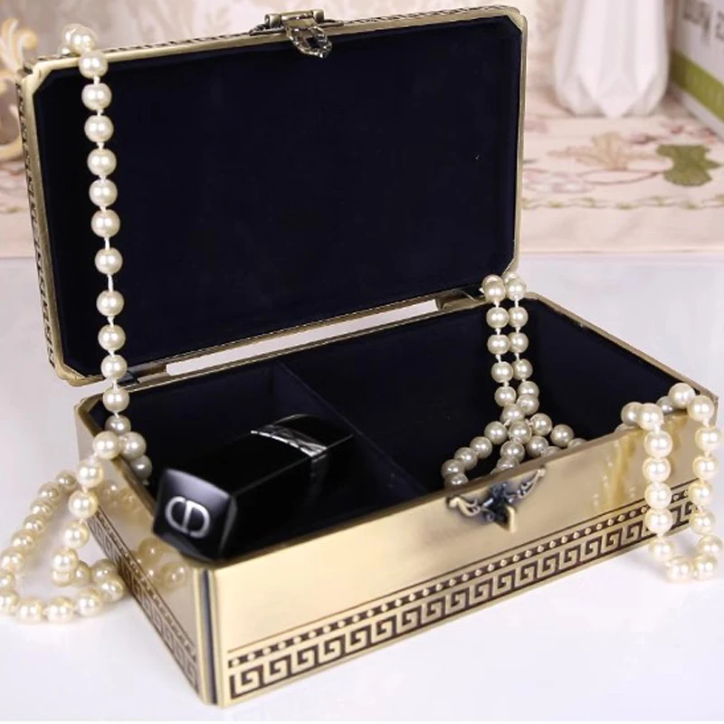 Classic Vintage Treasure Chest Case Metal Jewelry Box Ring Holder Necklace Earring Organizer Keepsake Box Wedding Birthday Gift