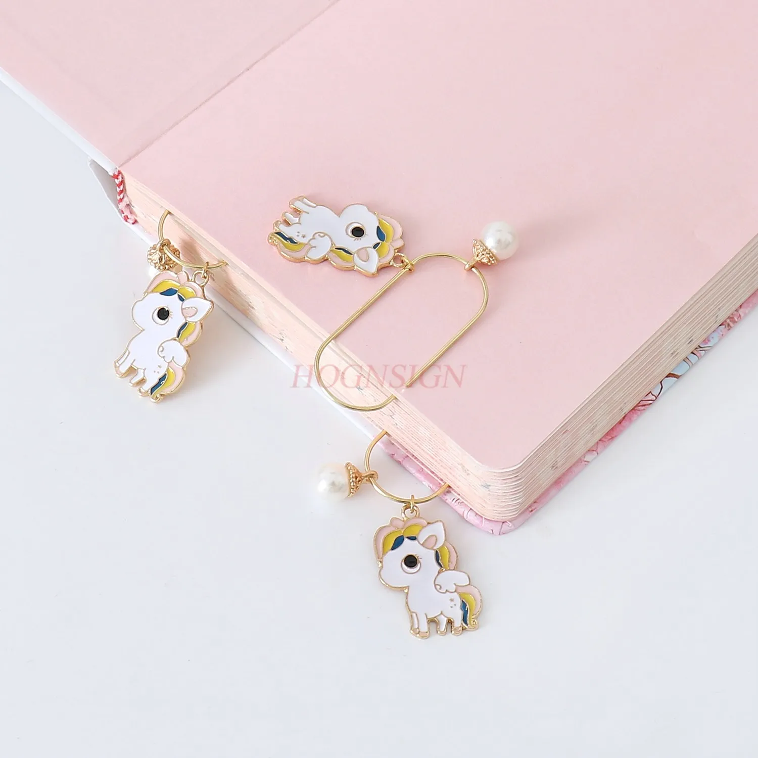 3pcs Pendant Metal Bookmark Pendant Cute Pony Decorative Paper Clips Creative Large Paper Clips