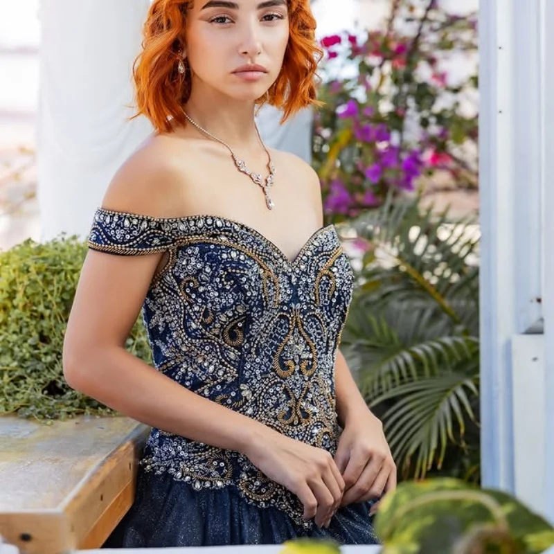 ที่กําหนดเองเงาสีน้ําเงินเข้ม Quinceanera ปิดชุดไหล่คริสตัล applique layering ลูกไม้ Vestido De 15 Quinceanera