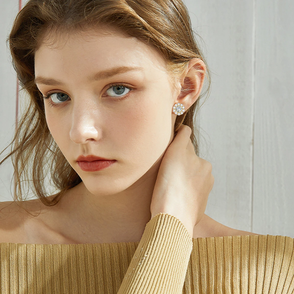 

SDOOU S925 Plated Gold Moissanite Stud Earrings 1ct Flower Studs Stick for Women Wedding Birthday Jewelry Anniversary Gifts Cute