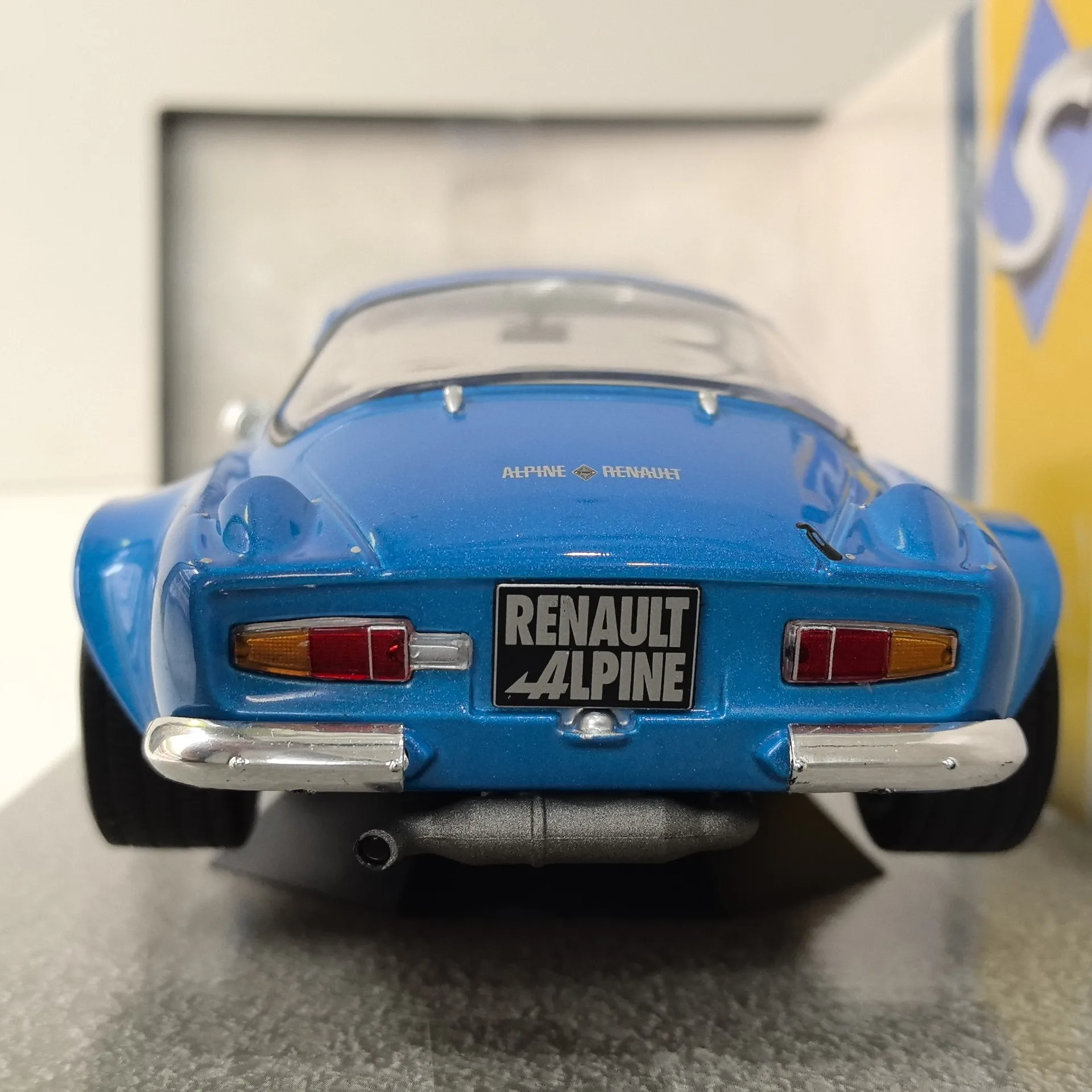 Modèle de voiture en alliage moulé sous pression, échelle 1/18, RENAULT ALPINE A110 Renault Albino, jouet de collection, cadeau, affichage Souvenir, ornement