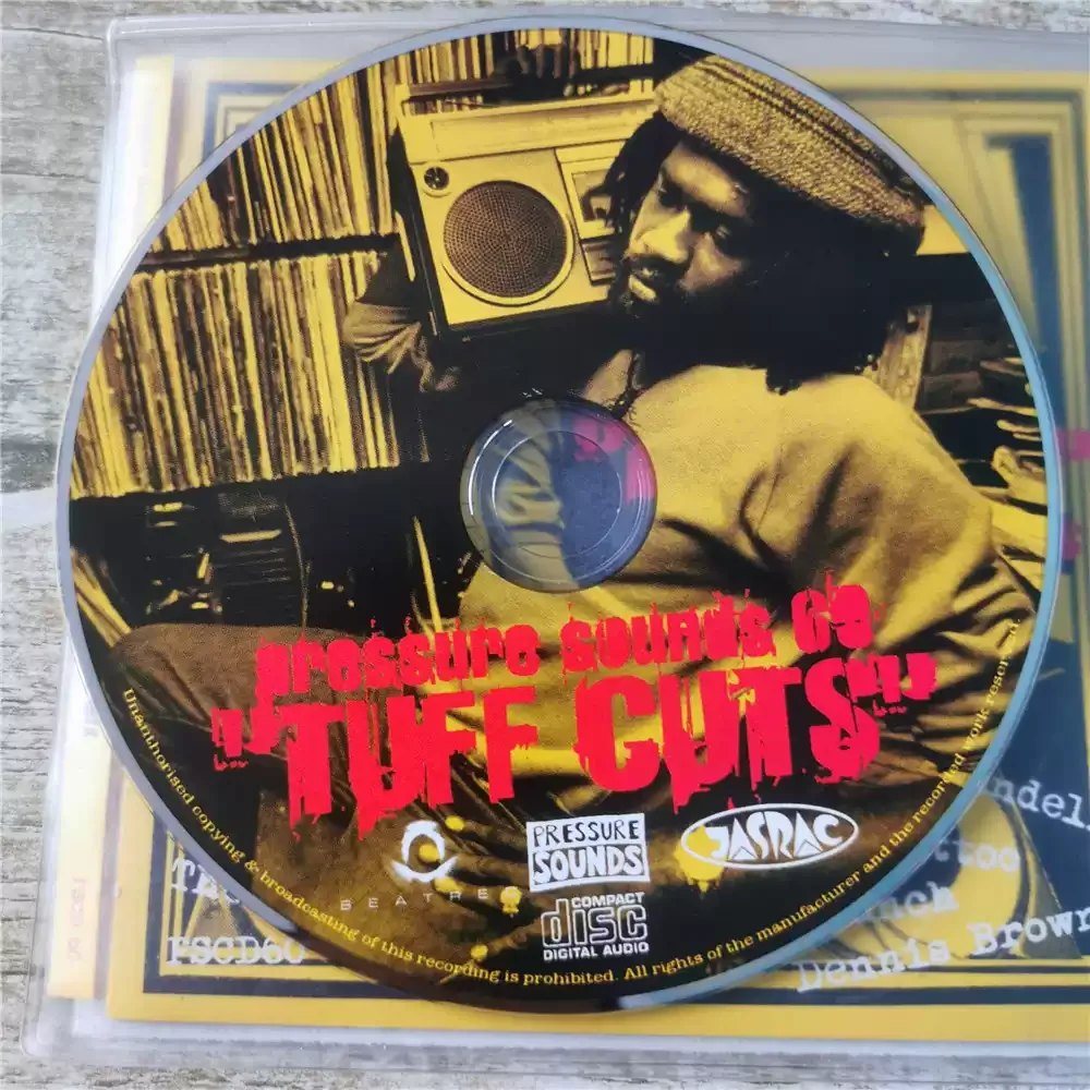 CD DJ Kentaro Tuff Cuts DJ Kentaro's Crucial Mix Roots Reggae (Roots Reggae) et Dub Music As The Core, King Tubby