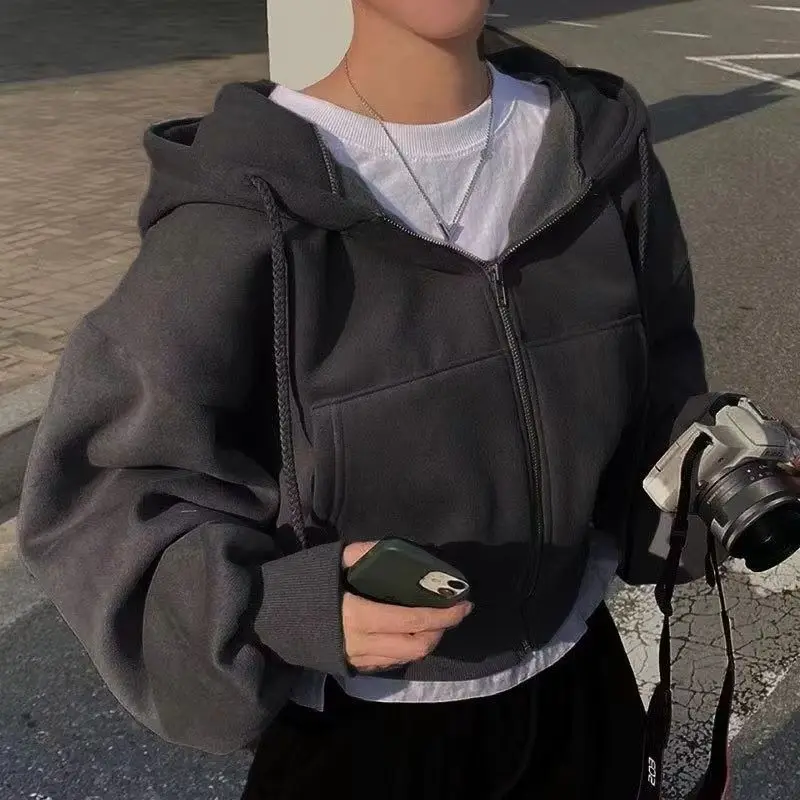 女性用フリース裏地付きクロップドジップフーディースリムフィットスウェットシャツ春秋暖かいスリムジャケット、滑らかなシルエット