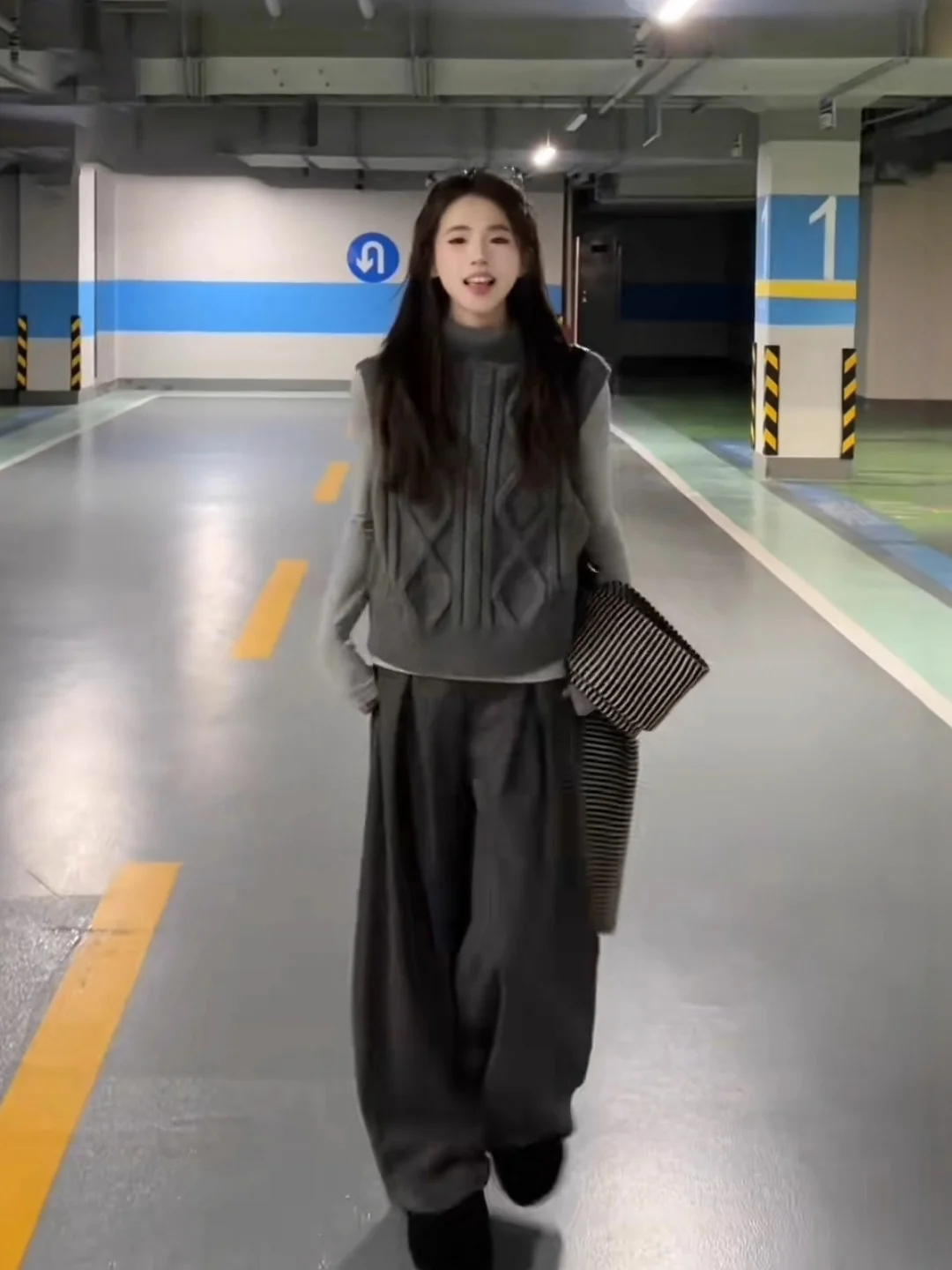 

ay High Collar Knitted Vest Women's Autumn Winter Layering Design Single Button Svel Top Commute Sle Straight Cut