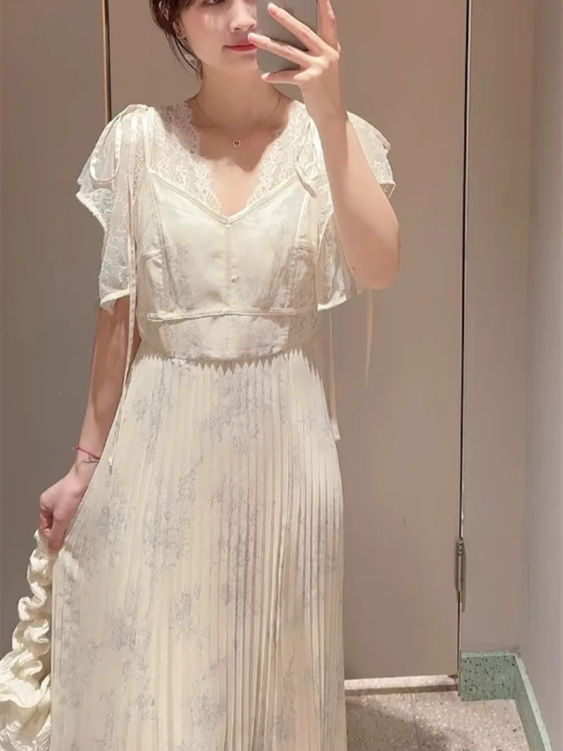 

Sweet V-neck Lace Trim High-waisted Pleated Dress with Fairy Sleeves Spring Summer New Arrival Women's Fashion Dress
