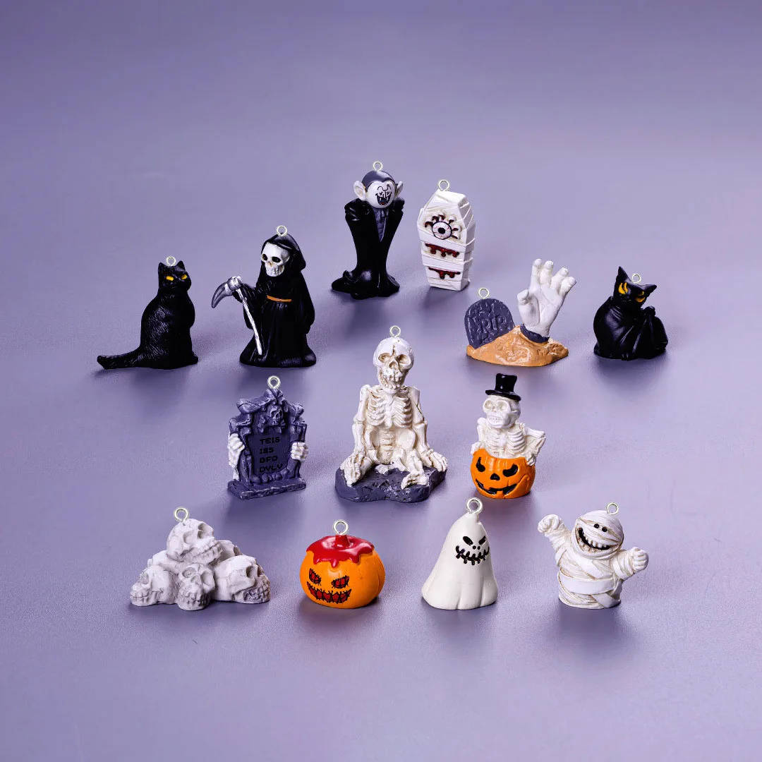 10pcs Halloween Dark Horror Series resin pendant diy Handmade Zombie Ghost Keychain mobile phone chain accessory Desktop trinket