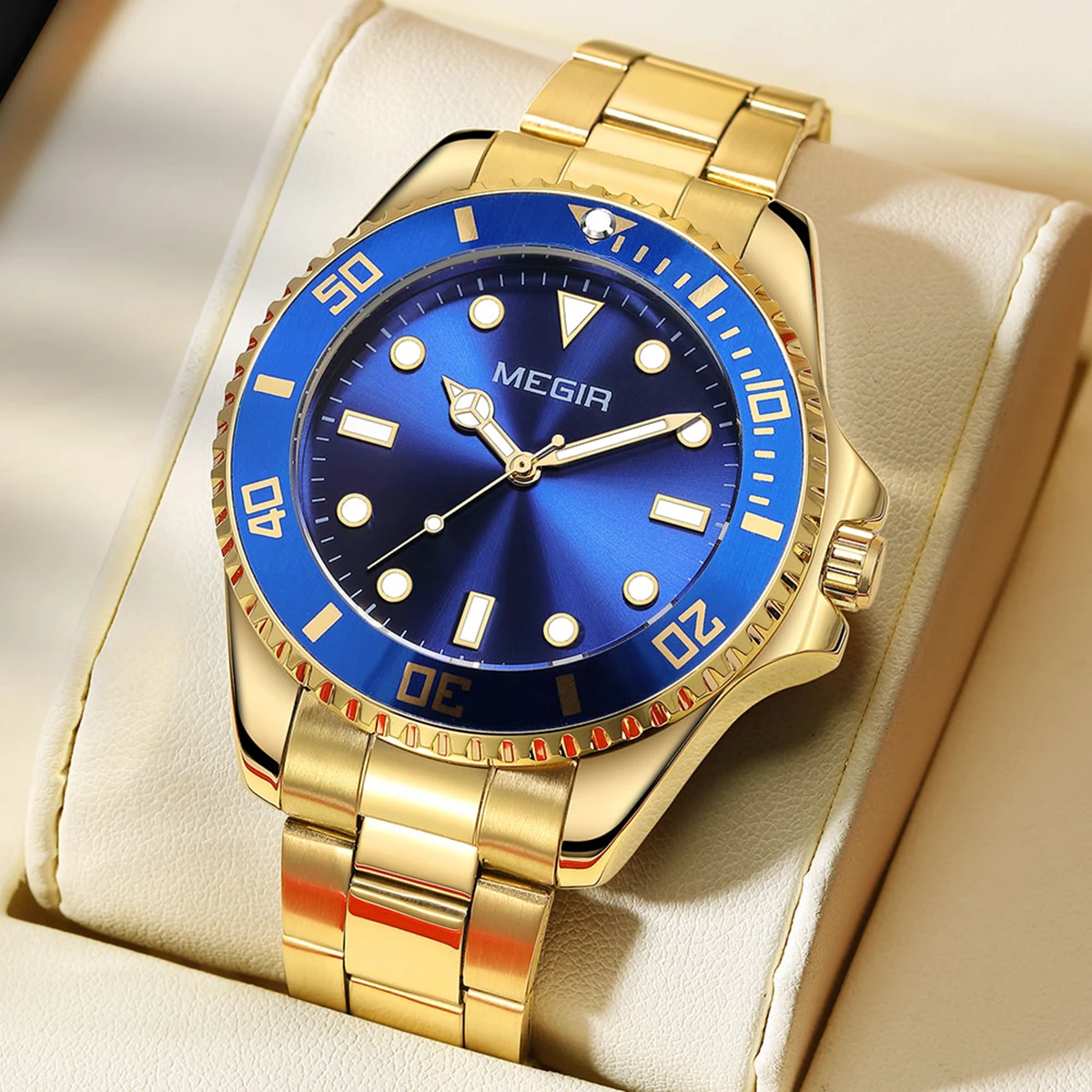 MEGIR montre d'affaires pour hommes avec mouvement à quartz Date calendrier minimaliste bracelet en acier inoxydable montre-bracelet avec aiguilles lumineuses