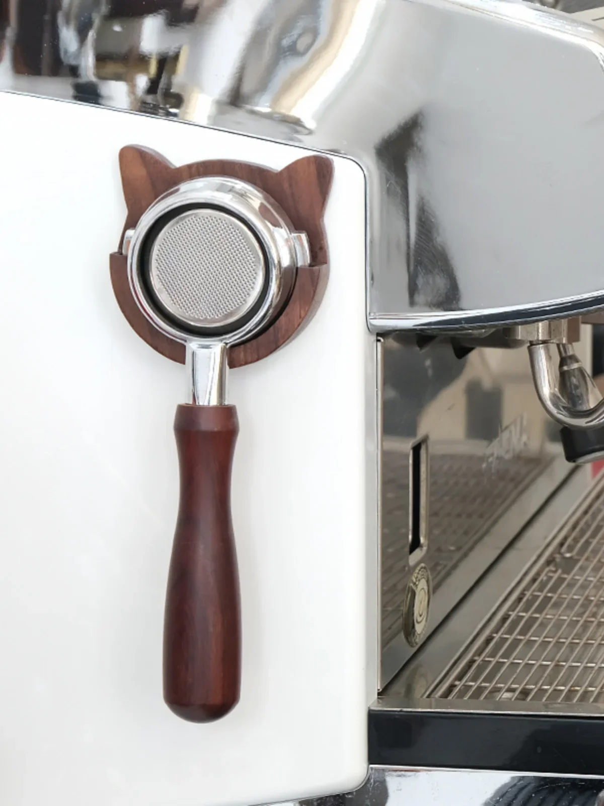 Handle Solid Wood Handle Wall-Mounted Storage Rack No Drilling Walnut Cat Cute Coffee Handle Organizer