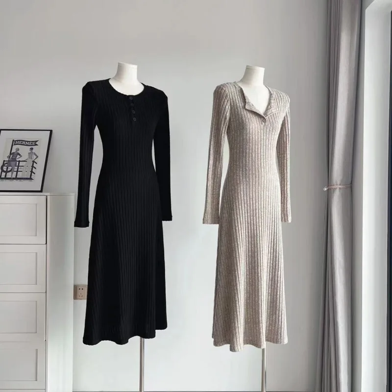Gaun Panjang Kancing V-neck Musim Gugur Gaya Prancis Pinggang Tinggi Solid Slim Panjang Sedang Model A-line Gaun Sweater Gaun Elegan Платье 원피스