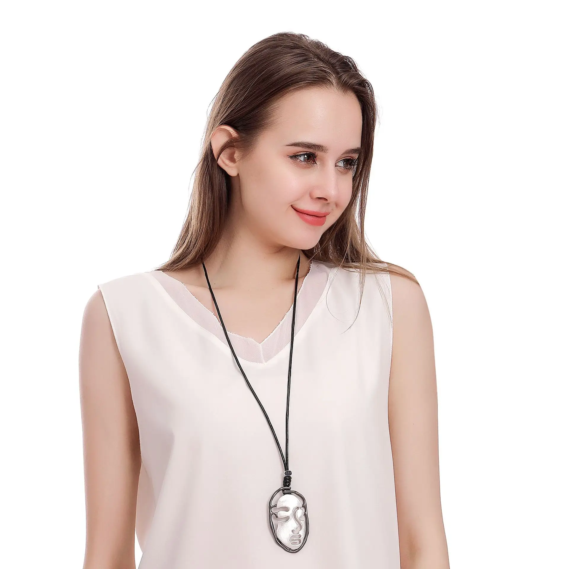Vintage Face Shape Long Chains Collar Necklace Fashion Goth Jewelry for Women 2026 Suspension Pendant Unusual Things Accessories