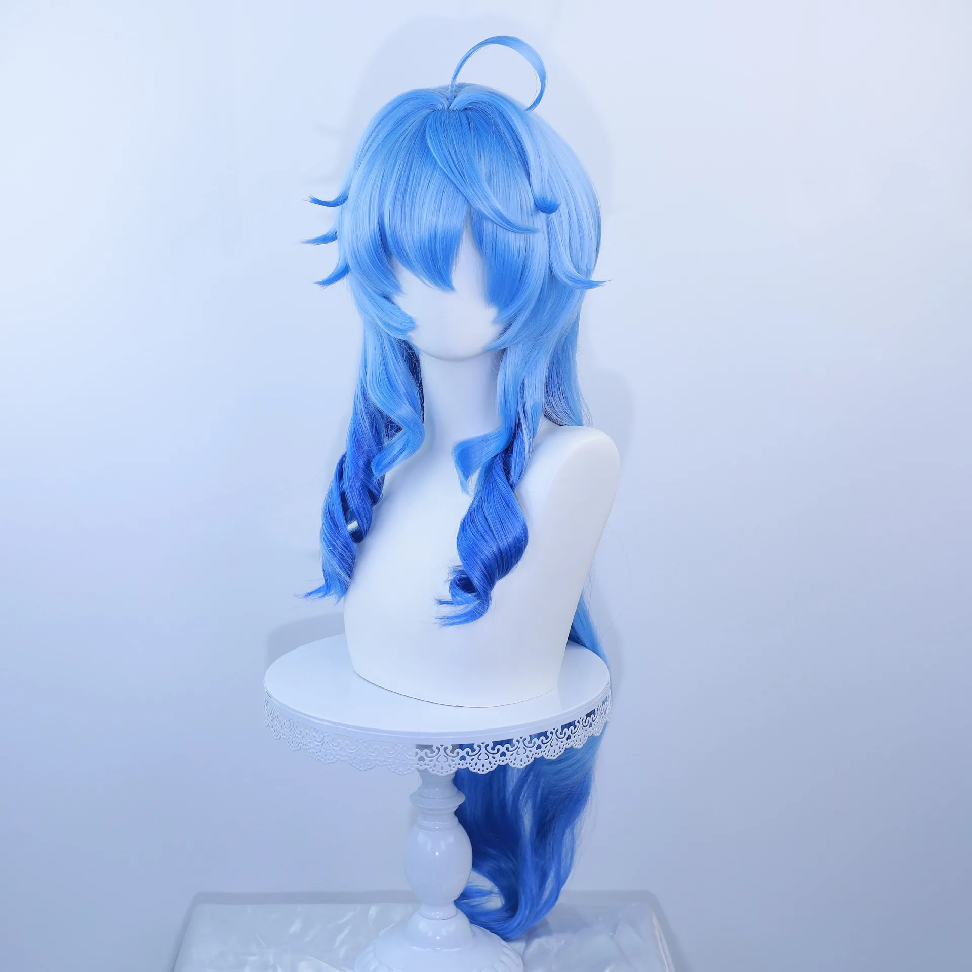 

Cosplay Wig For Ganyu From Genshin Impact In 2D Style With A Long Flowing Tail And Gradient Color Design