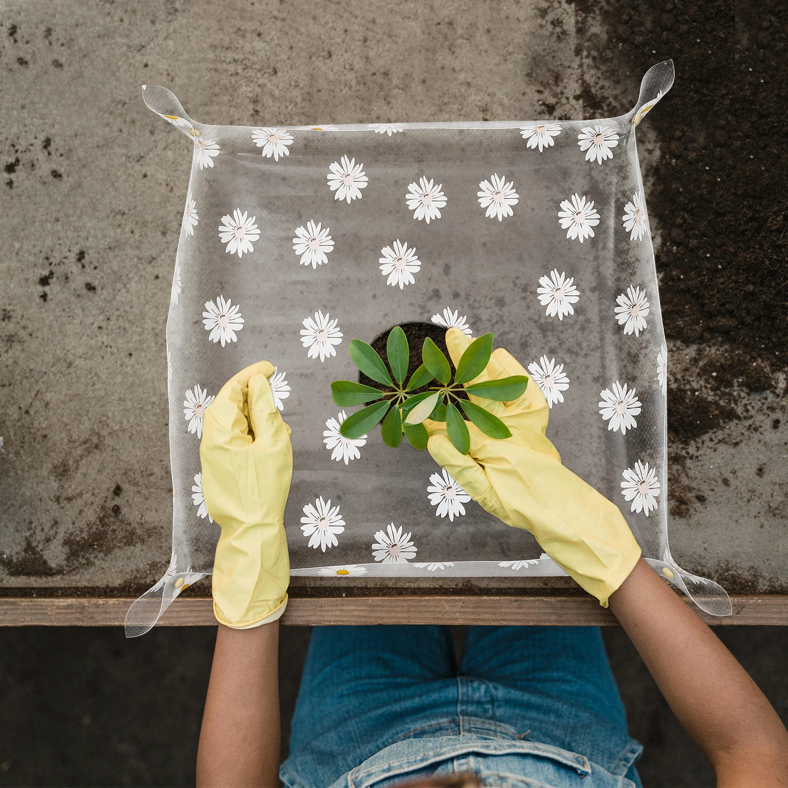 

Mat for Indoor Plants Gardening Potting Soil Pad Waterproof Transplanting Mat Durable Soil Replacement Tray