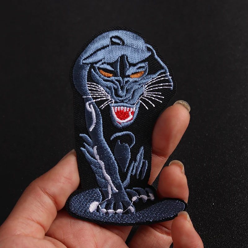 

Domineering leopard size: 9.4*4.9cm Patches Sewing On Embroidered Applique Clothes Stickers Garment DIY Apparel Accessories