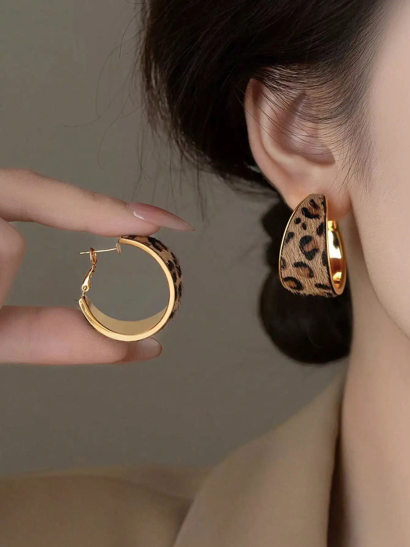 1 Pair Fashion Flocked Leopard Print Hoop Earrings Suitable For Women's Party Wear