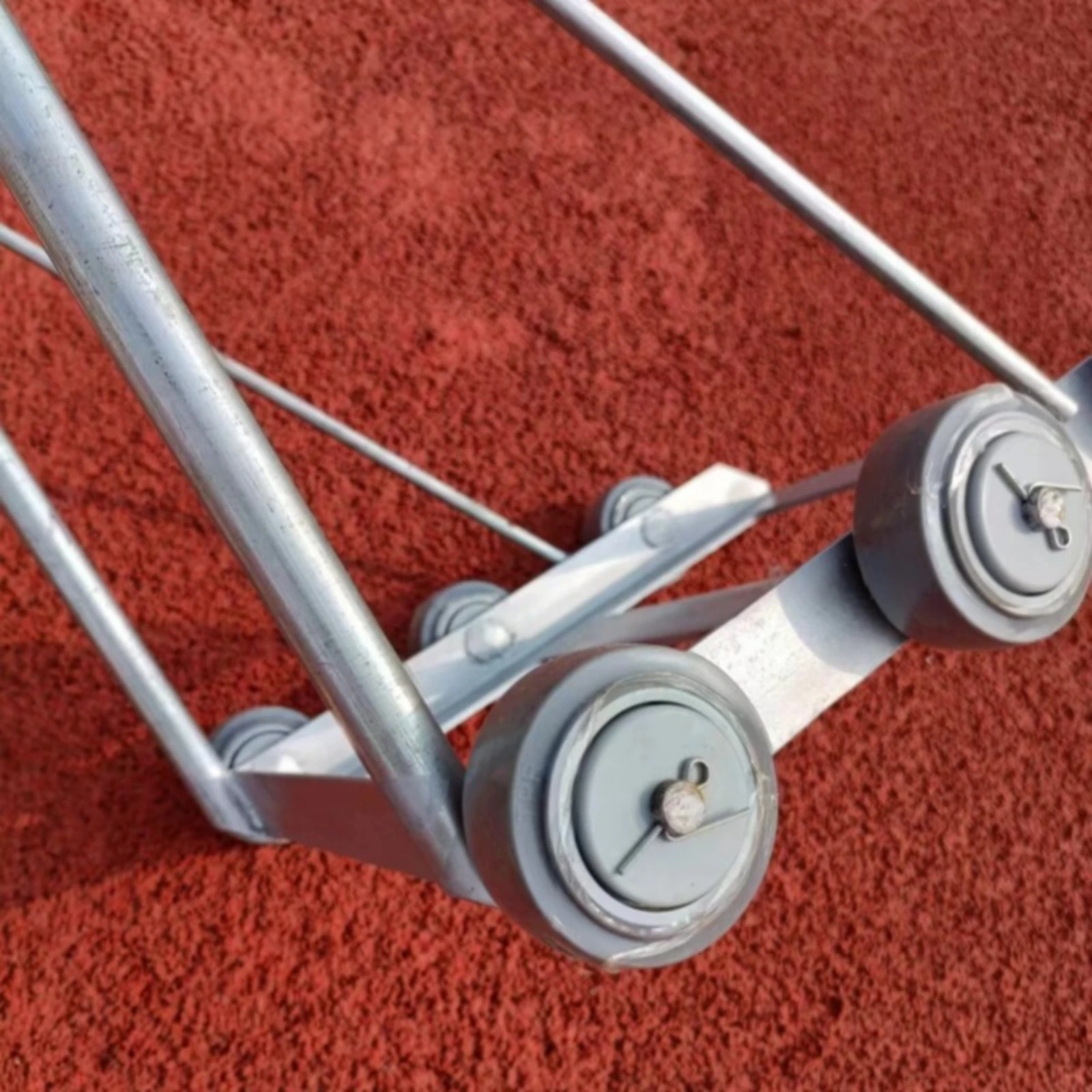 carrello-a-spinta-manuale-con-manico-cilindrico-piattaforma-in-metallo-attrezzatura-compatta-per-traslochi-a-quattro-ruote
