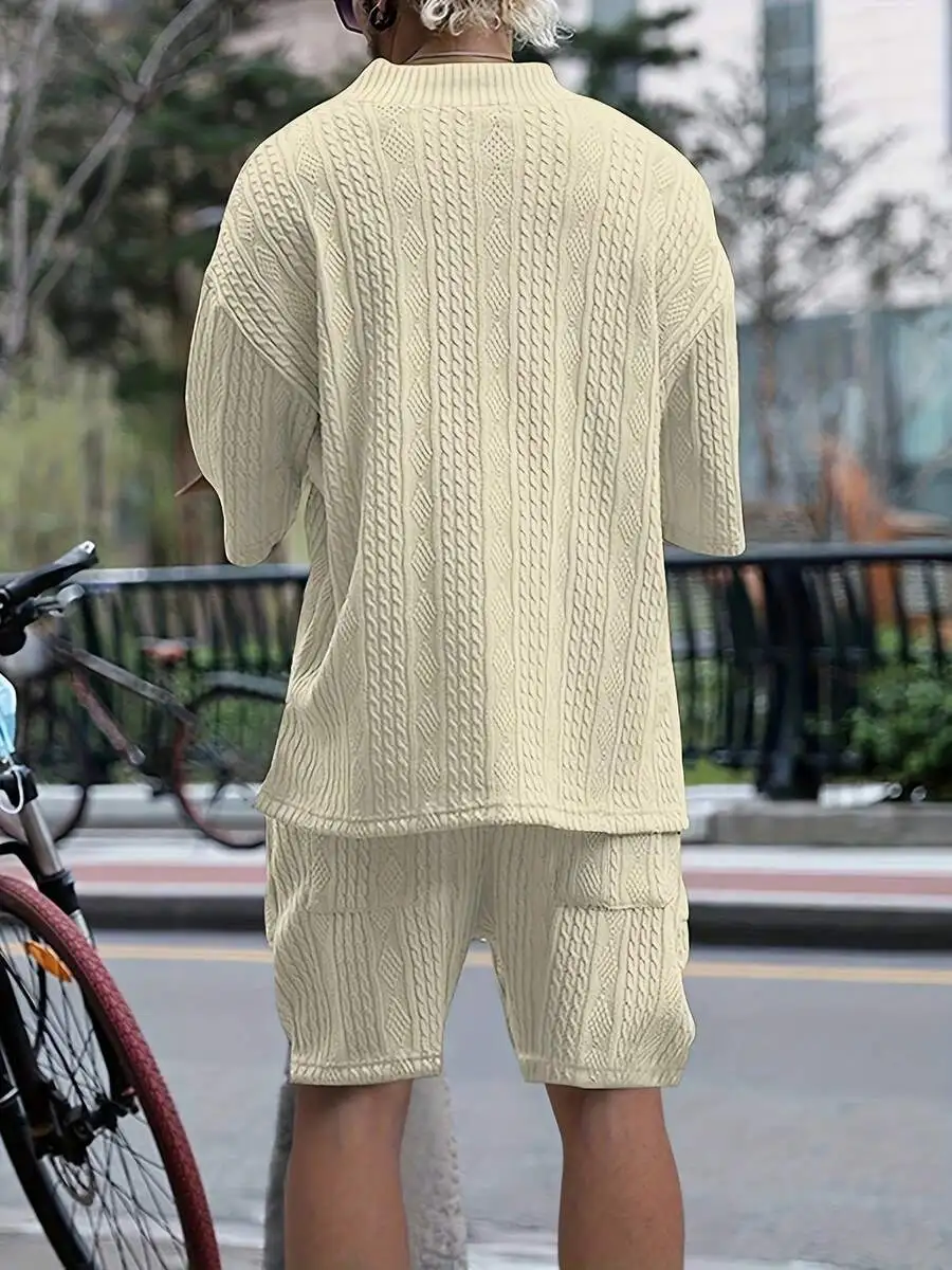 Mens Casual Knit Short Sleeve T-Shirt And Shorts Set With Geometric Pattern