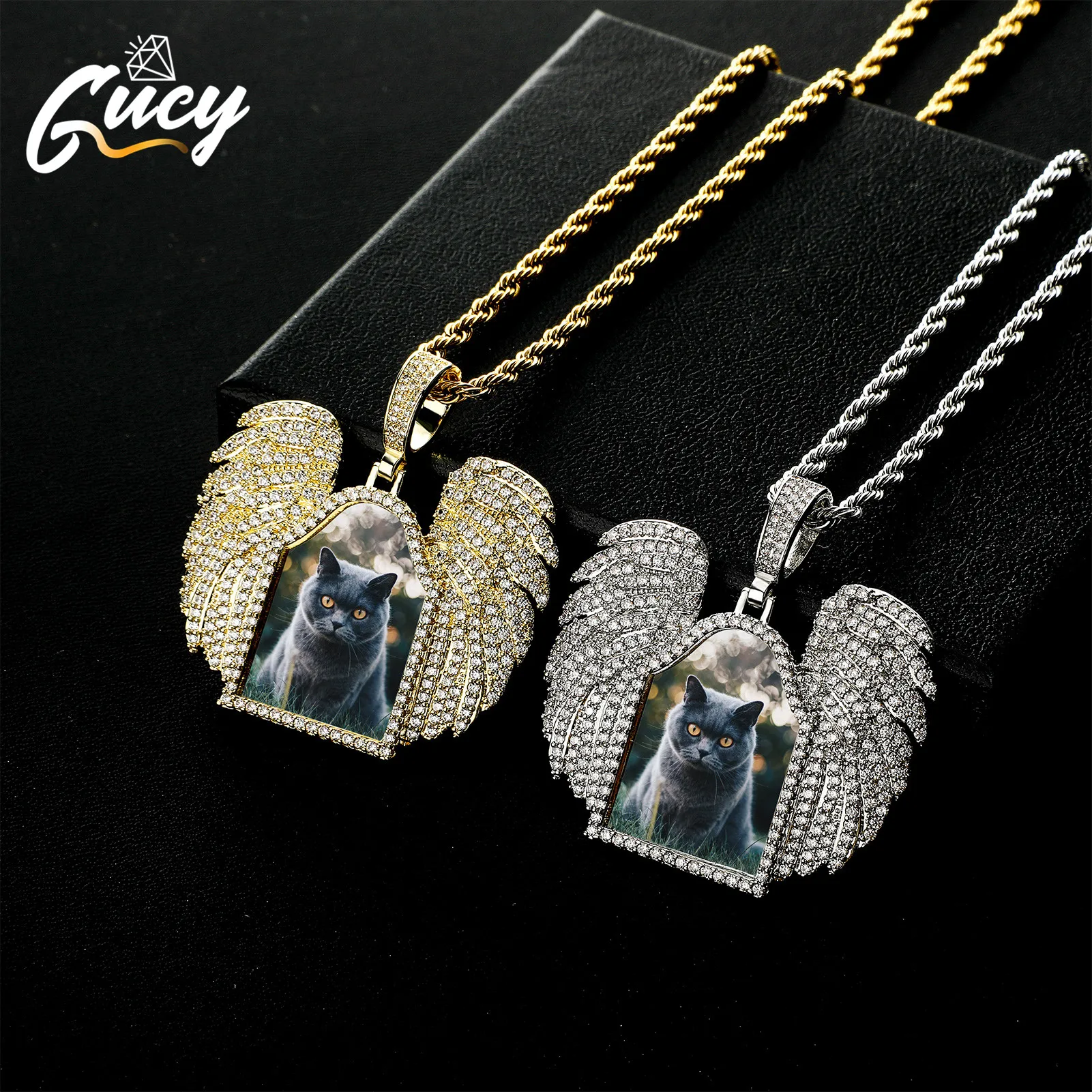 

GUCY Fashion Custom Big Wing Shaped Photo Picture Frame Pendant For Necklace Jewelry Couple Valentine's Day Gift Romantic