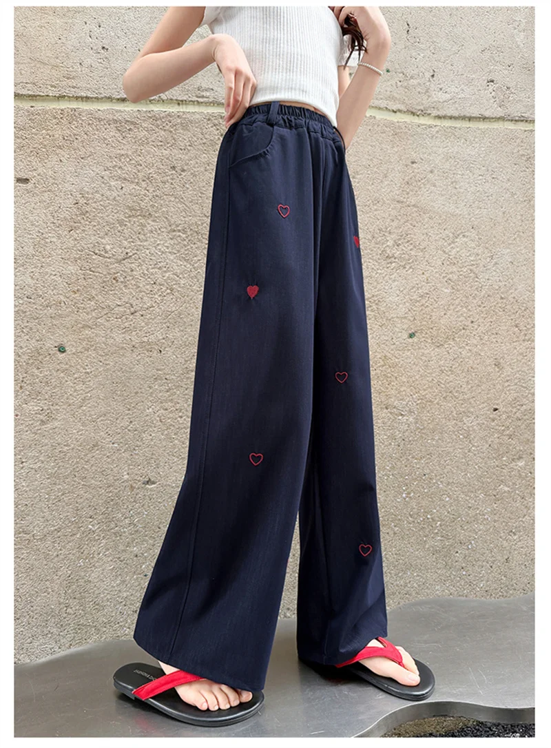 2026 Neue Sommer-Jeans für Mädchen mit Herz-Stickerei, Denim-Hosen für junge Teenager-Mädchen, trendige coole Kinder-Mädchen-Hosen mit weitem Bein – Detail 3
