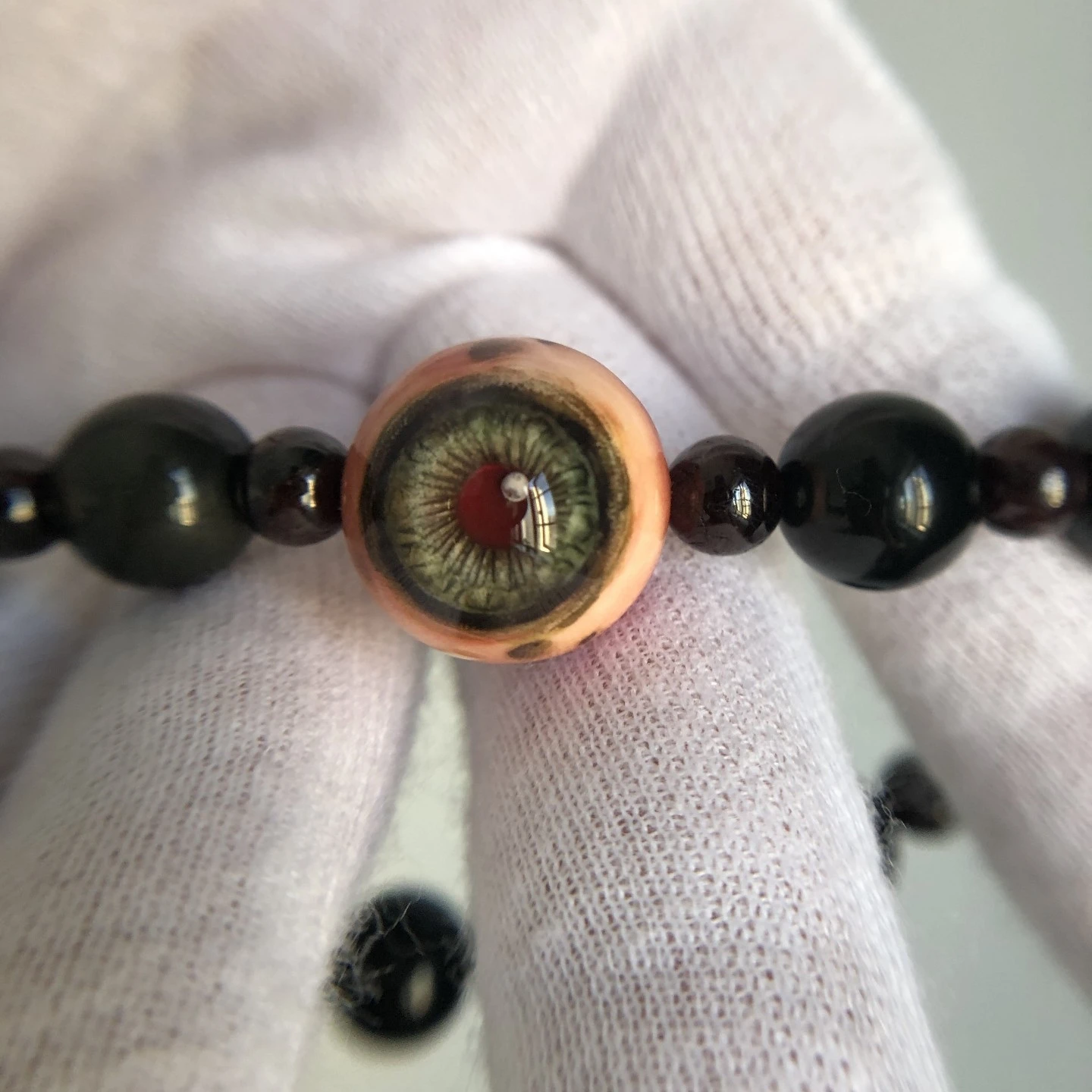 

3159 Handmade Cthulhu Horror Bracelet Dark Black Obsidian Eyeball Bead Gothic Unisex Hand Chain Jewelry for Men Women Amulet