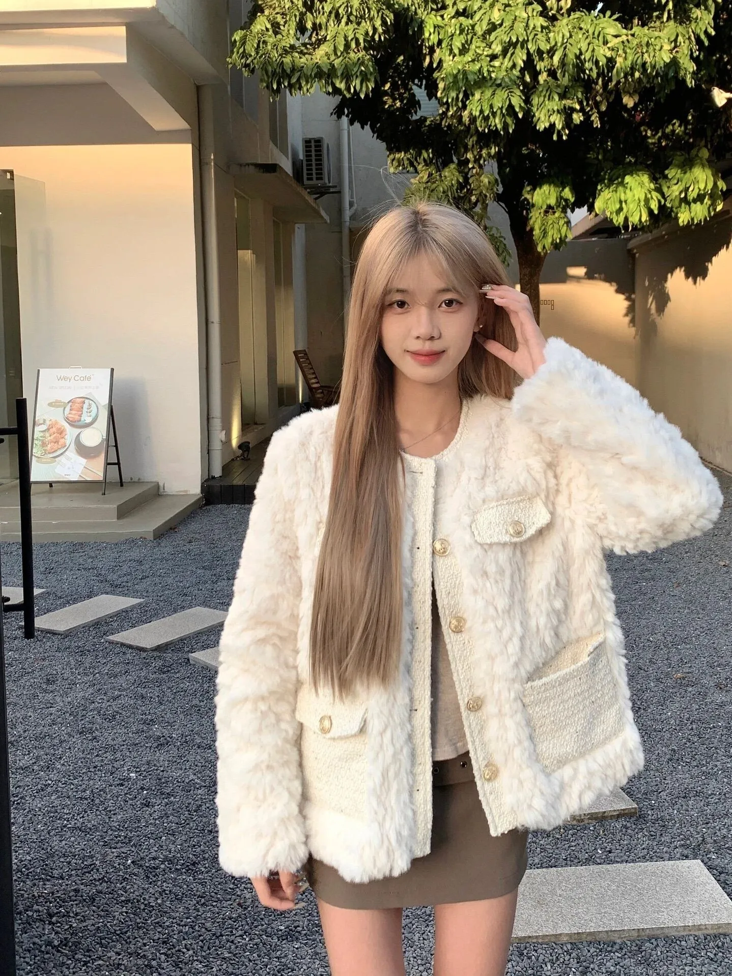 

Eco-Friendly ort Fur Jaet Women Winter Thiened Lamb Fur Vest Cact Size High-End Feel Commute Sle round Ne Button...