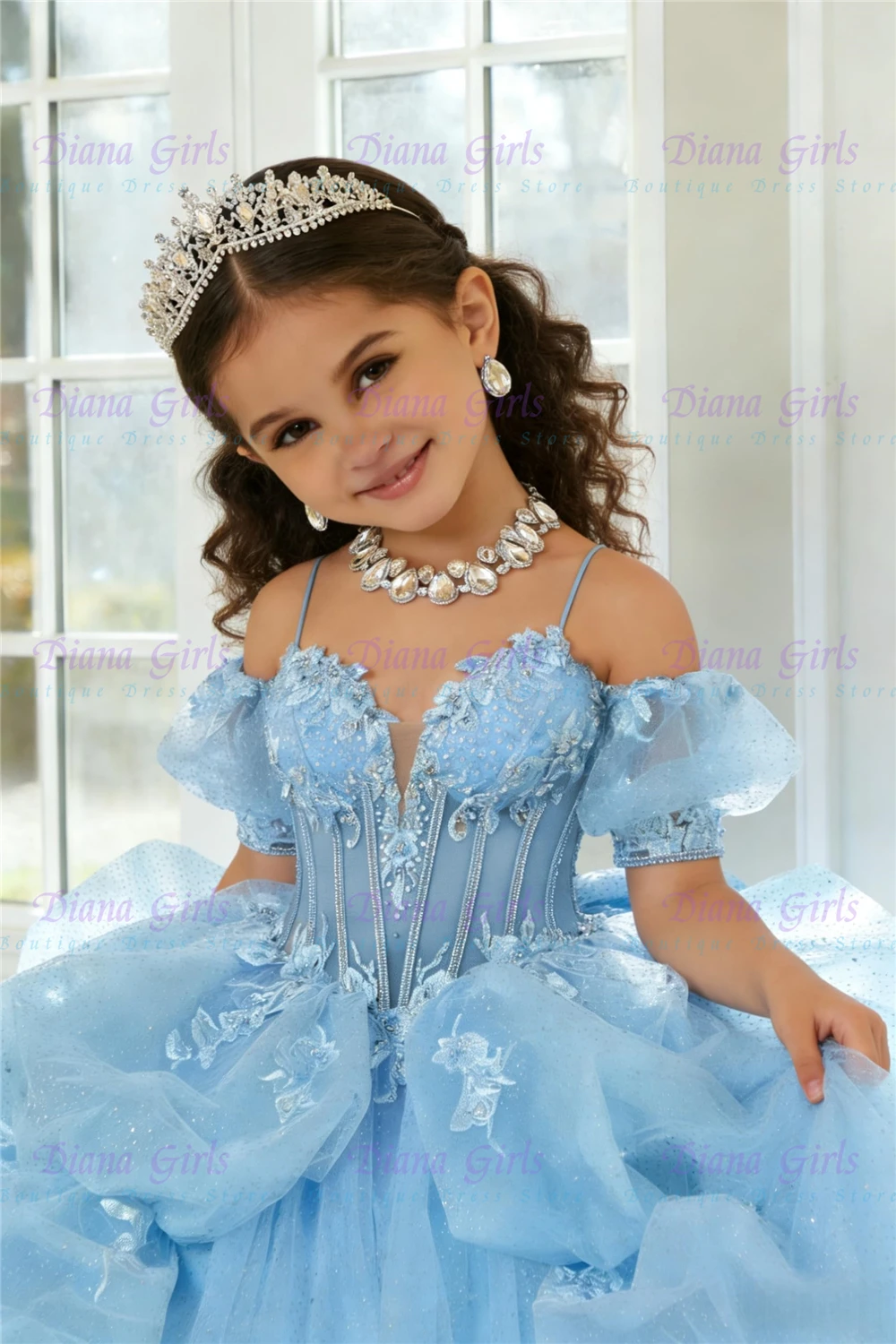 Hochwertiges, wunderschönes blaues Blumenmädchenkleid aus Tüll, flauschig mit exquisiter rosa Applikation für Hochzeit, Geburtstag, Abendballkleider