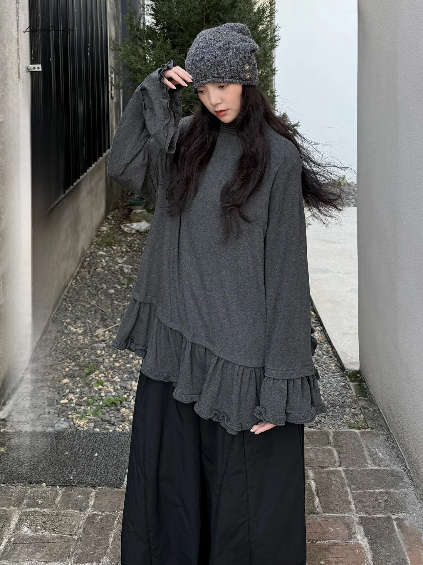 Land And Mountain Island Misty Grey Lace Design Unique Base Layer Long Sleeve T-Shirt Black Cotton Casual Style Women's Top