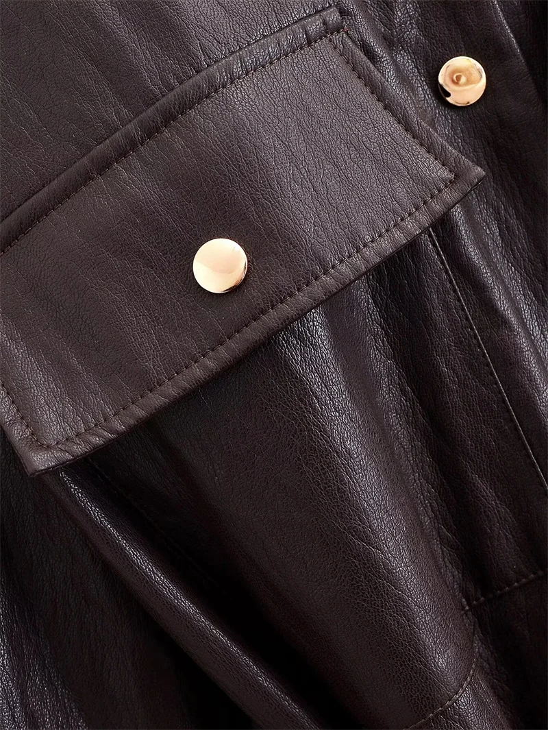 سترة نسائية 2025 موضة جديدة لخريف وشتاء حزام بني سترة من الجلد الصناعي سترة أنيقة للسيدات