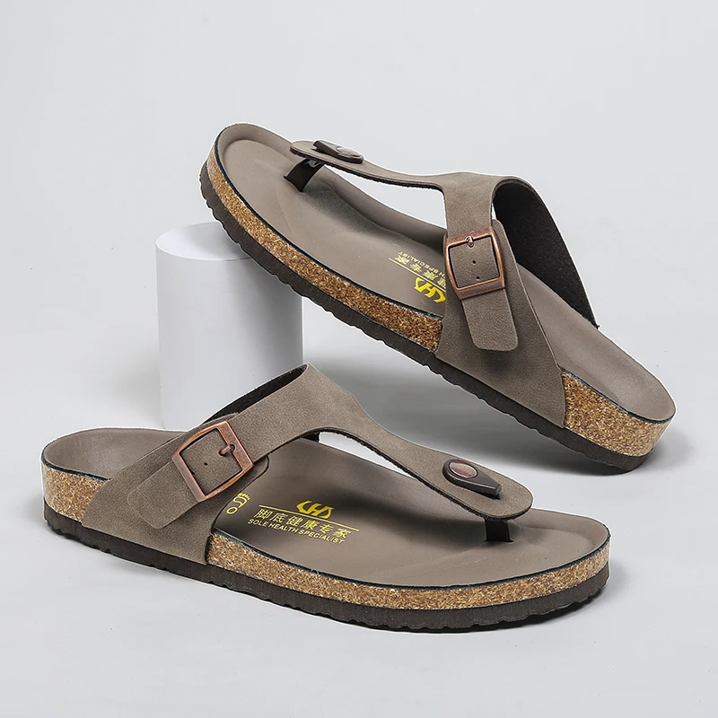 

2026 Summer New Beach Walking Shoes Handmade Leather Slippers for Men Slip on Light Male Flats Men Flip-flops Outdoor Half Drag