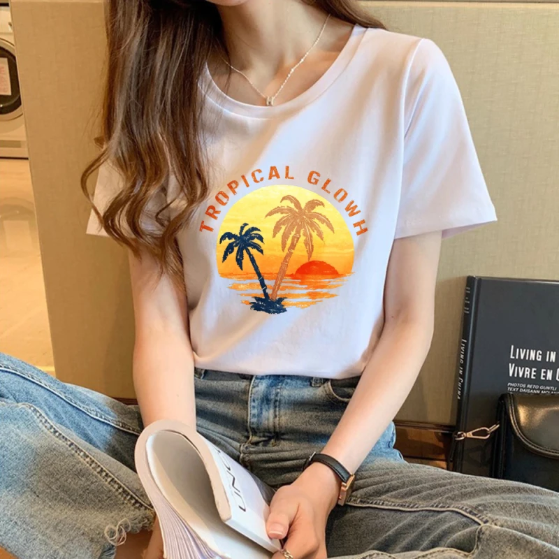 

Женская футболка с принтом «Закат пальмы» и «TROPICAL GLOW», летний повседневный топ для отдыха с круглым вырезом и принтом «TROPICAL GLOW»