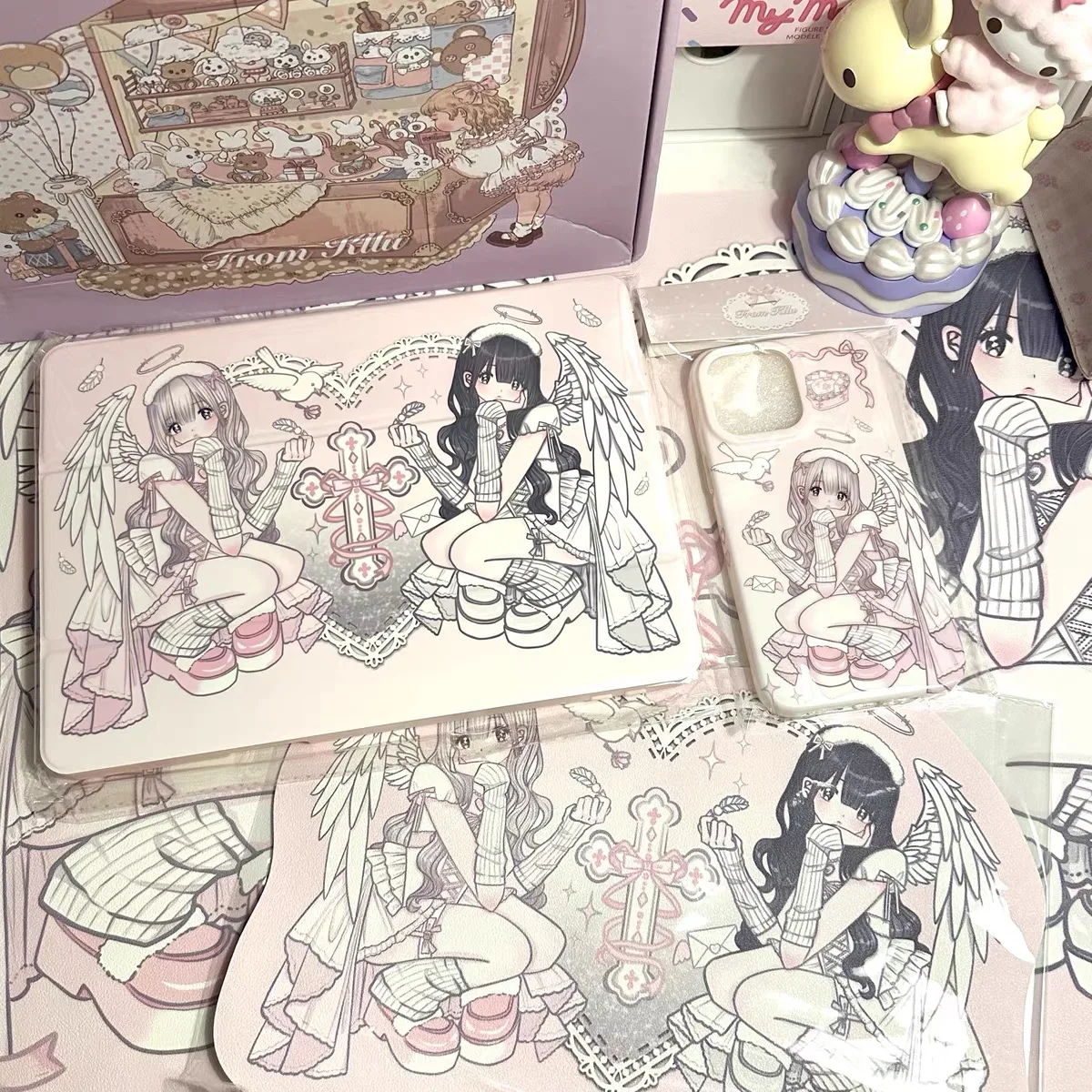 Original angel girl series, skin-sensitive magnetic suction, three-fold. Anti-bending acrylic protective cover, suitable for iPa