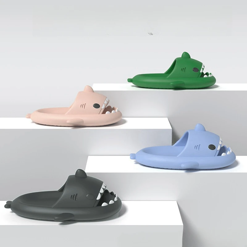 Zapatillas de tiburón bonitas a la moda para mujer, sandalias de suelo interior para hombre, chanclas de playa para exteriores, zapatos planos para adultos, chanclas planas suaves de EVA 2024