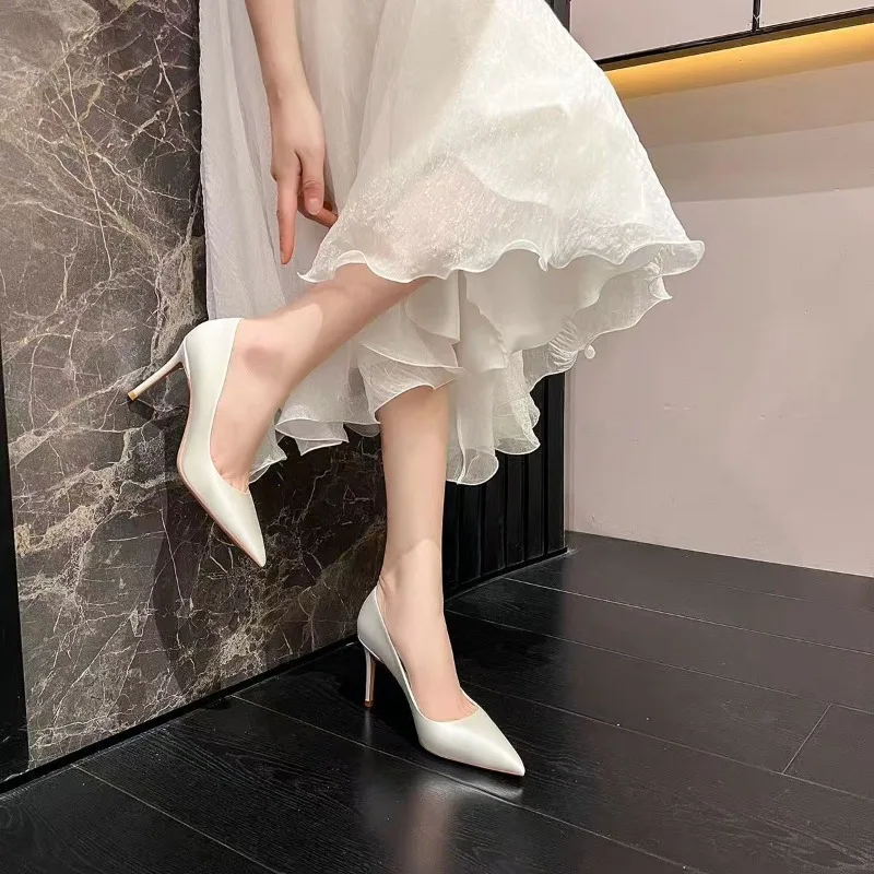 

Женские свадебные туфли 2026: Простые белые шелковые туфли на высоком каблуке для невесты и подружек невесты, французский стиль
