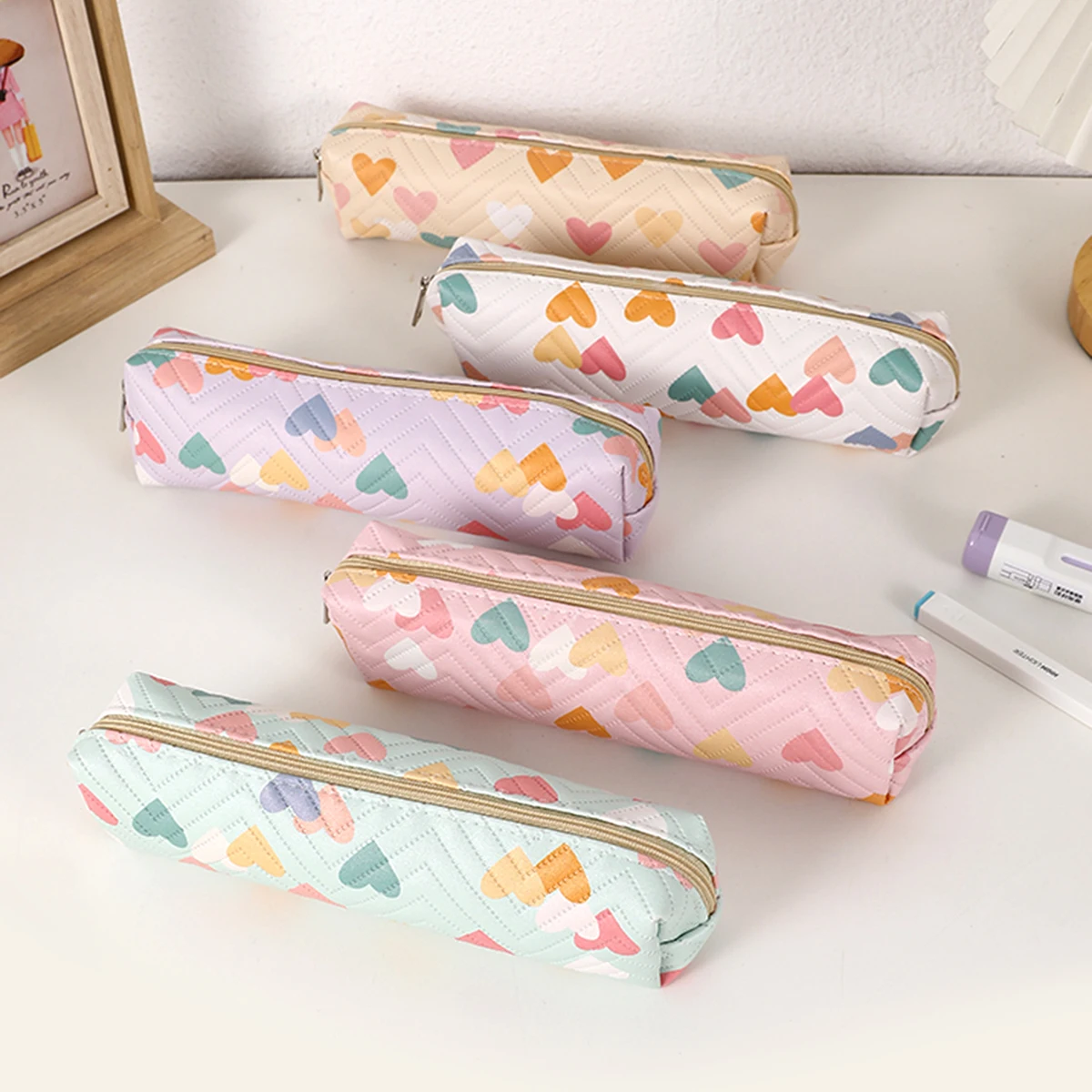 1 PC Heart Pattern PU Waterproof Pencil Case, Student School Supplies Fashion Portable Pencil Bag, Back-to-School Essentials