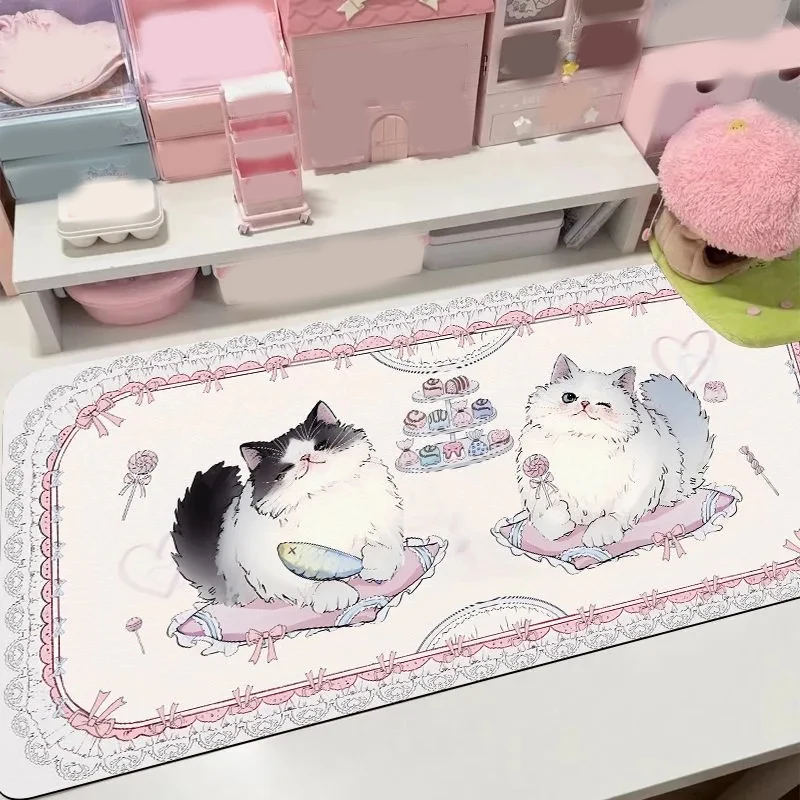 Tapis de bureau long en cuir PU original Little Foodie Cat |   Grand tapis de souris imperméable rose et tapis de salle à manger pour animaux de compagnie, décor de bureau d'étude Kawaii