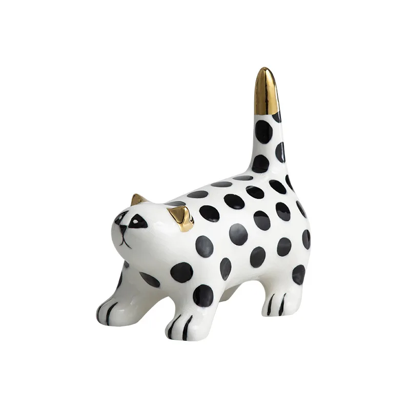 

Creative modern light luxury abstract spotted cat ceramic ornament model room TV cabinet children