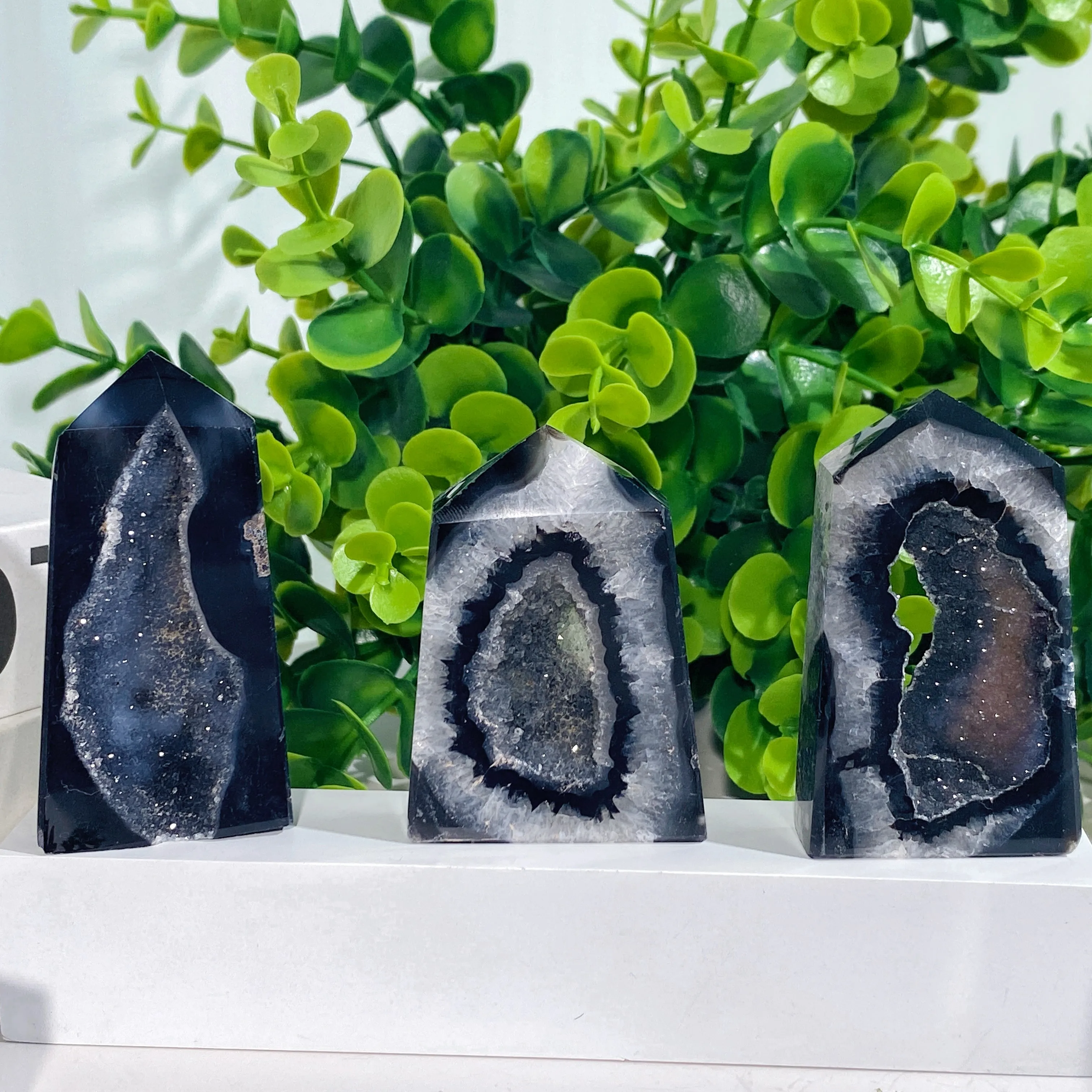 1 قطعة عشوائية عالية الجودة الأسود الجزع الجيود العقيق بوابة الكريستال الطبيعي بوابة ، الكريستال الطبيعي الديكور ، الأحجار الكريمة والمجوهرات ، بريق. #3