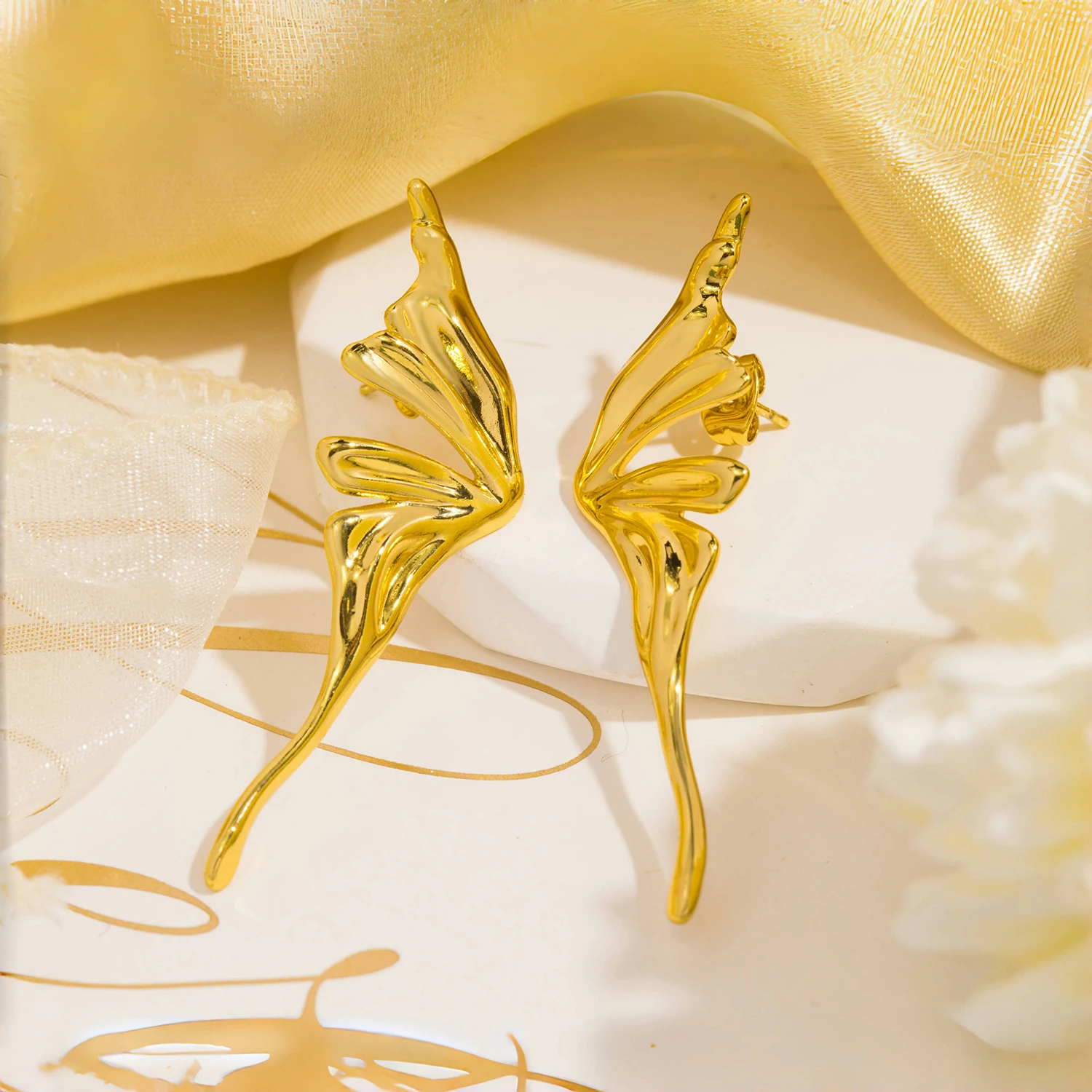 Fashion Stainless Steel Symmetric Butterfly Earrings Women Gold Color Pvd Plated Fashion Charms Jewelry Accessories