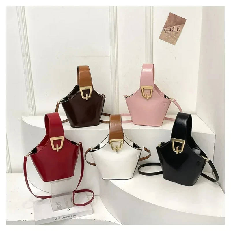 New in 2025! Fashionable & Practical Niche Women's Contrast-Color Shoulder Bucket Bag
