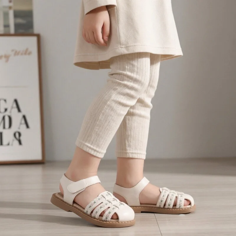 

Детские римские сандалии для девочек, летние, новые, с закрытым носком, на мягкой подошве, популярные пляжные туфли-сабо