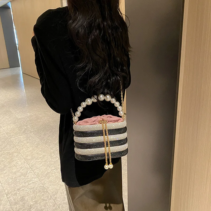 Women's Crossbody Shoulder Bag 2026 New Fashion Pearl Portable Dinner Bags Portable Colorful Handbag Multi-layer