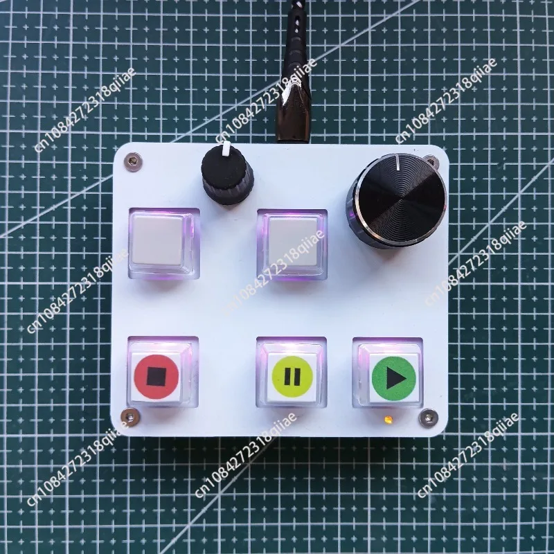 

Устройство управления воспроизведением музыки с 2-мя ручками Интерфейс Type-C Поддержка индивидуального ярлы Механическая клавиатура Музыкальный контроллер