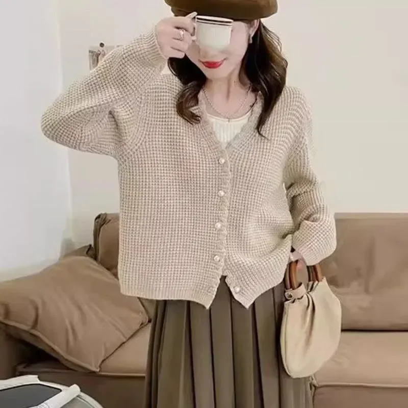 

Ladies Short Knitted Cardigan V-Neck Long Sleeve Sweater Autumn Winter New Temperament Knitwear Coat Female Loose Jacket W1117