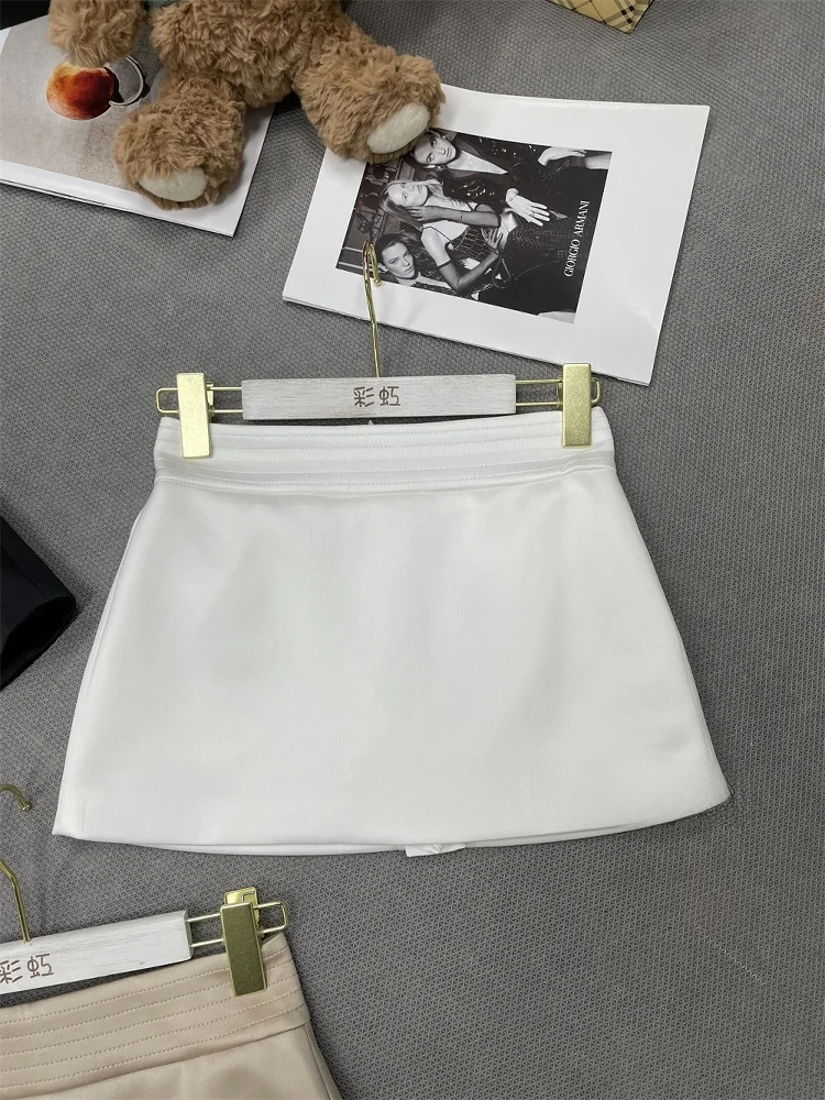 

Лето 2025: Новая атласная короткая юбка А-силуэта для женщин, однотонная, утягивающая, для офиса и повседневной носки, с защитой от просвечивания